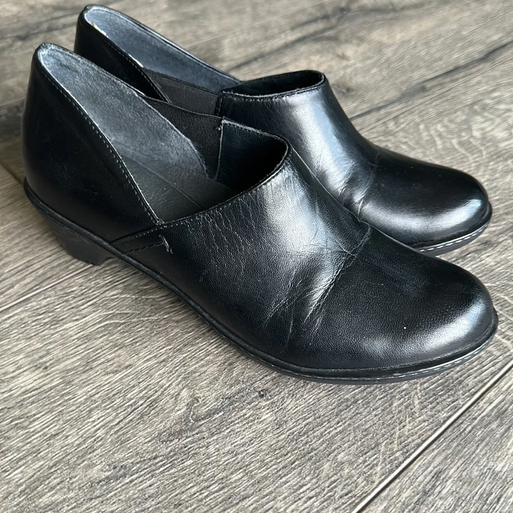 Dansko shoes, Baylee black leather slip on comfort loafer size 38